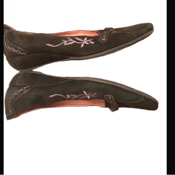 Clarks Artisan Collection Genuine Black Embroidery Suede Wedge Heels Shoes - Picture 2 of 10